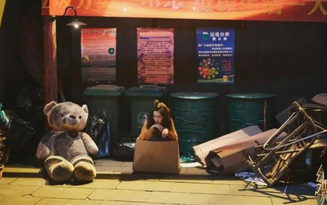 李沁氧气感绿意写真,氧气美人的肌肤