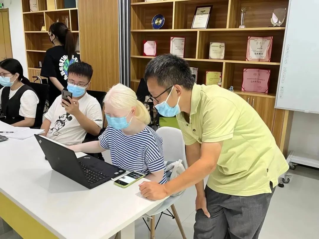 你相信光吗？微软守护6%的熹微，照亮更广阔的前方