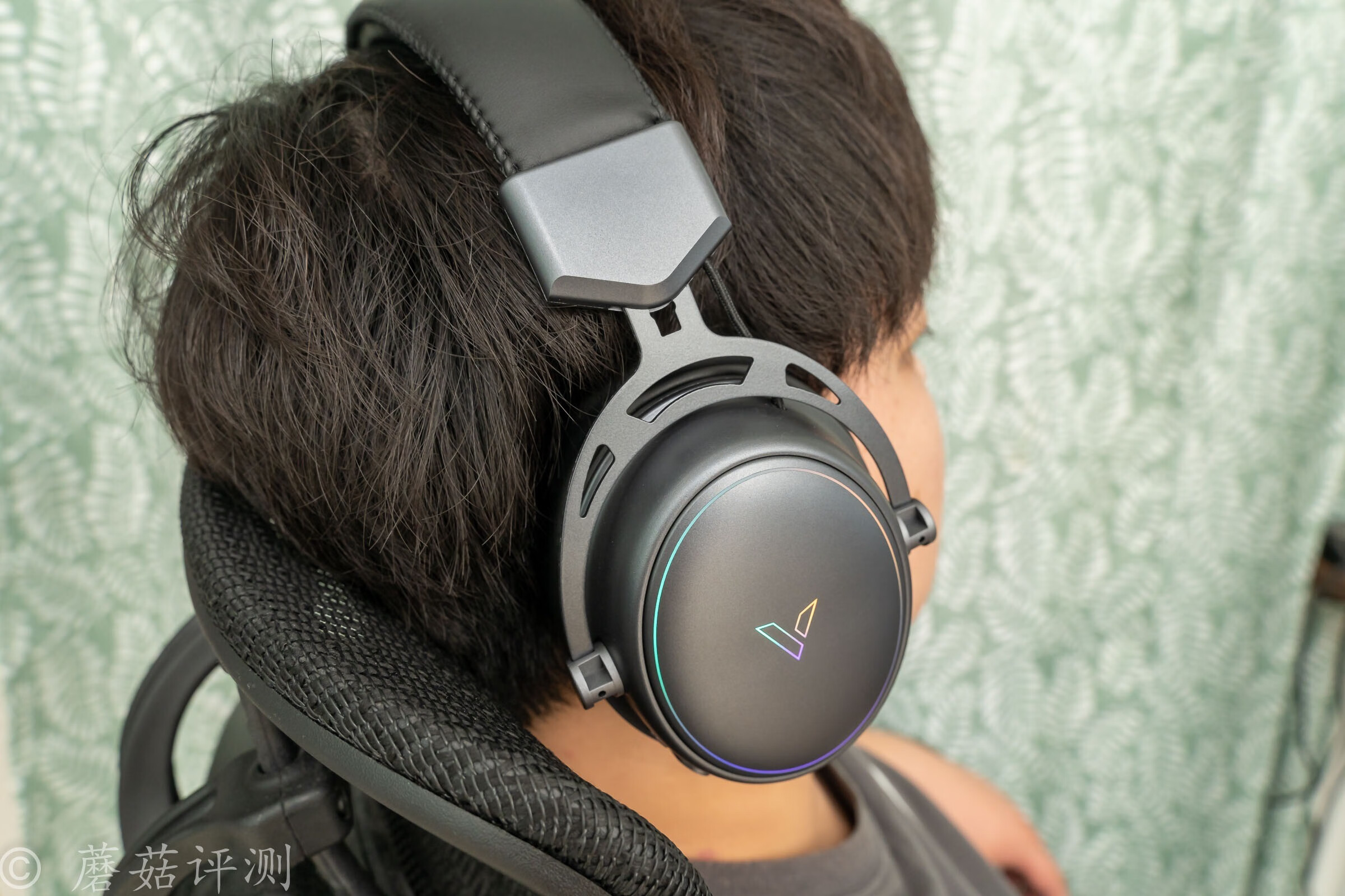 雷柏vh800蓝牙耳机打和平精英实测,雷柏rapoovm700无线蓝牙游戏耳机