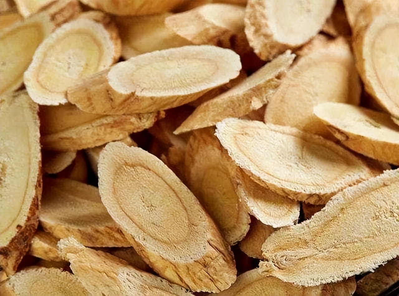 黄芪当归长期泡水喝对肝脏有害吗,黄芪和什么搭配泡水喝对肝最好