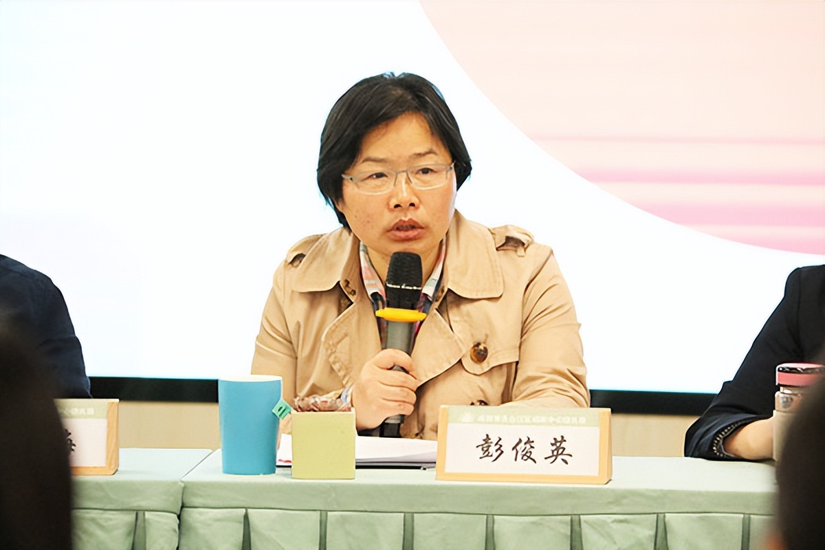 乘开题之春风明研途之方向