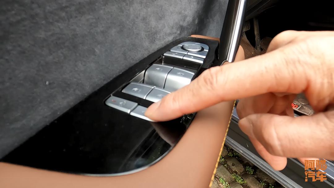 比亚迪技术比不上特斯拉么,比亚迪技术不侵权么