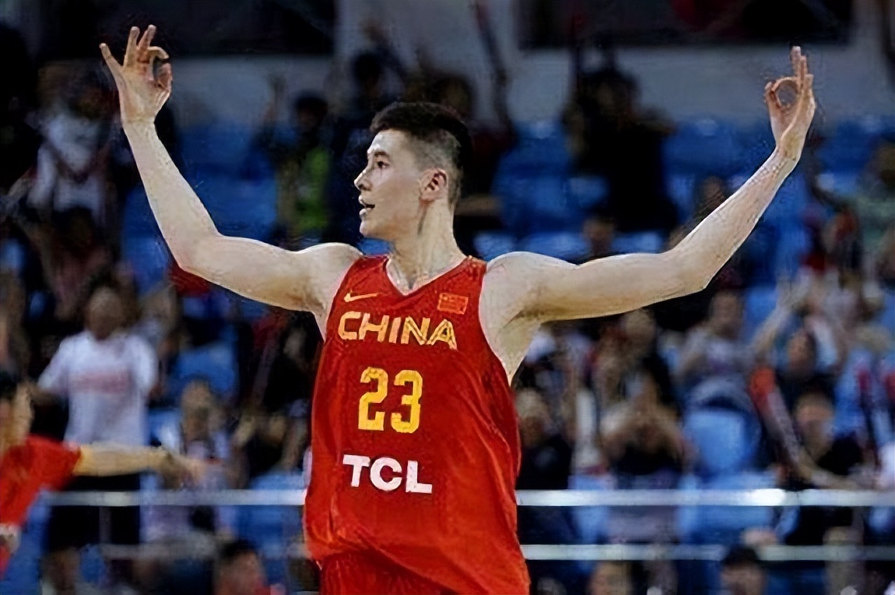 中国篮球新疆队的阿不都沙拉木,字母哥男篮12人大名单出炉