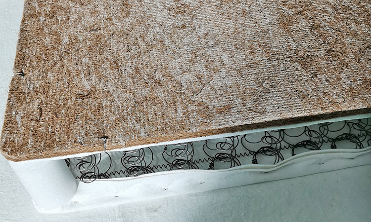 椰棕床垫加棉还是加乳胶好,弹簧床垫加棕好还是纯弹簧的好