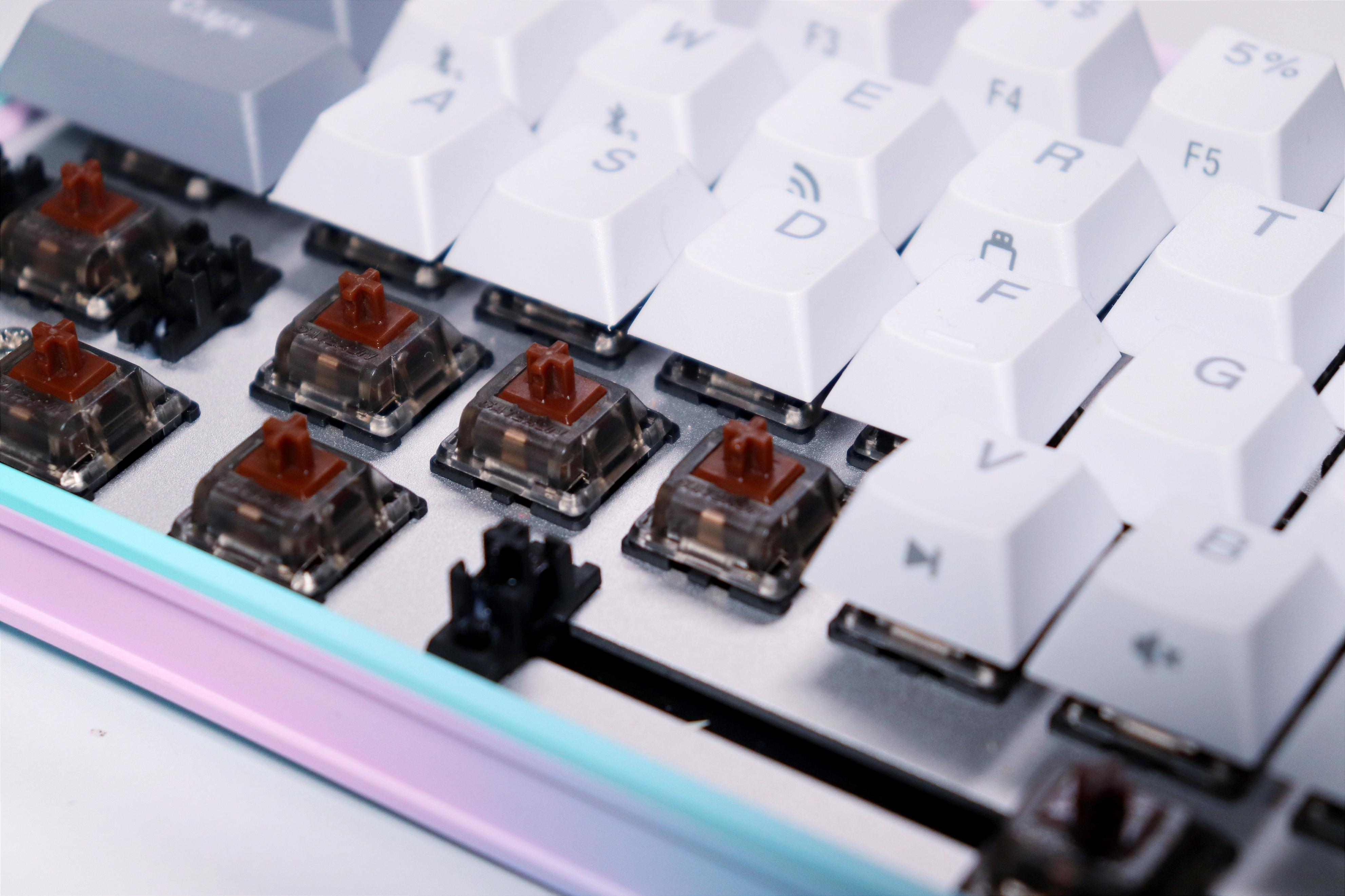 61键办公键盘无线,61键三模无线机械键盘