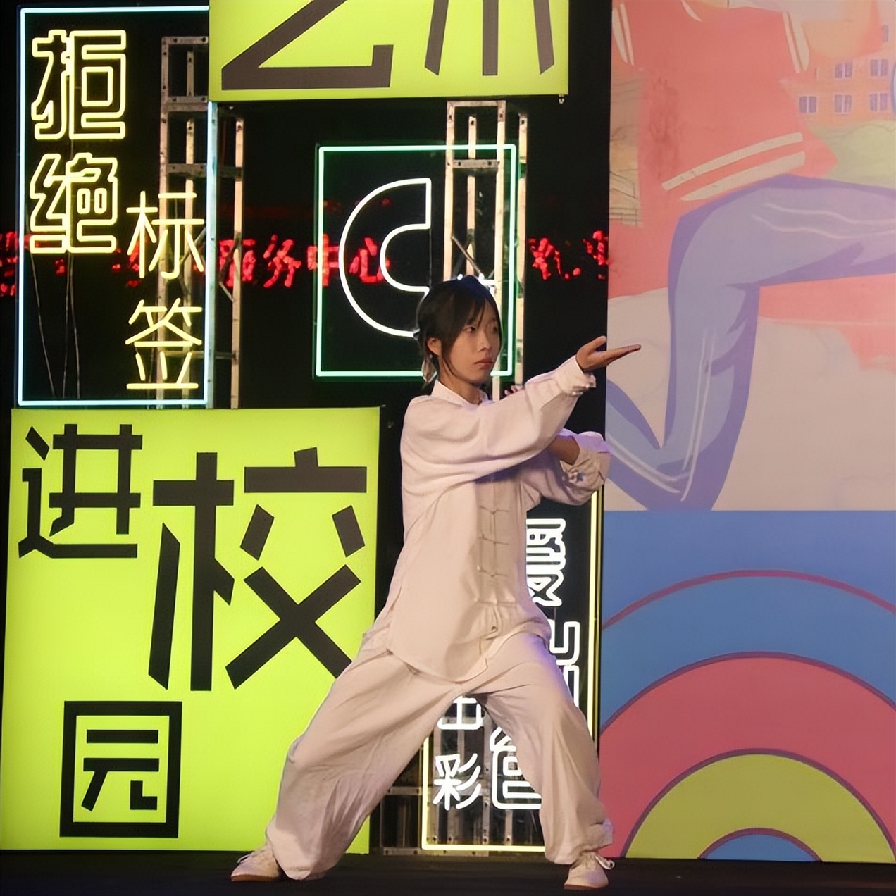 武汉软件工程职业学院在校学生,武汉软件工程职业学院春夏秋冬