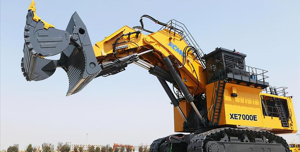 日本最大挖掘机,世界最大挖掘机一铲能挖多少吨