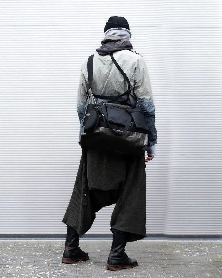 绌挎惌鐏垫劅鏃跺皻琛楁媿,绌挎惌鐏垫劅