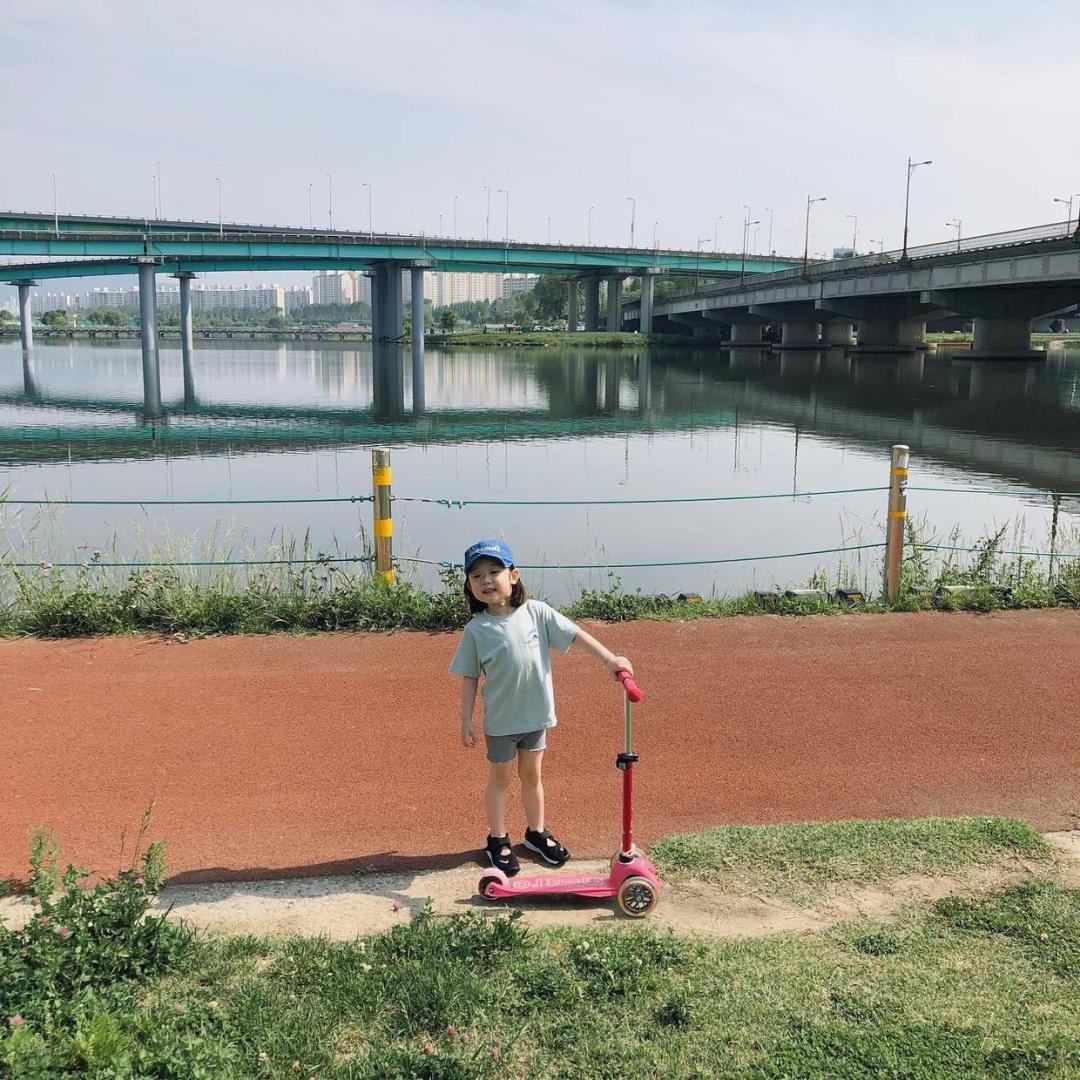 最近超火的可爱小女孩表情包,小女孩可爱萌表情包