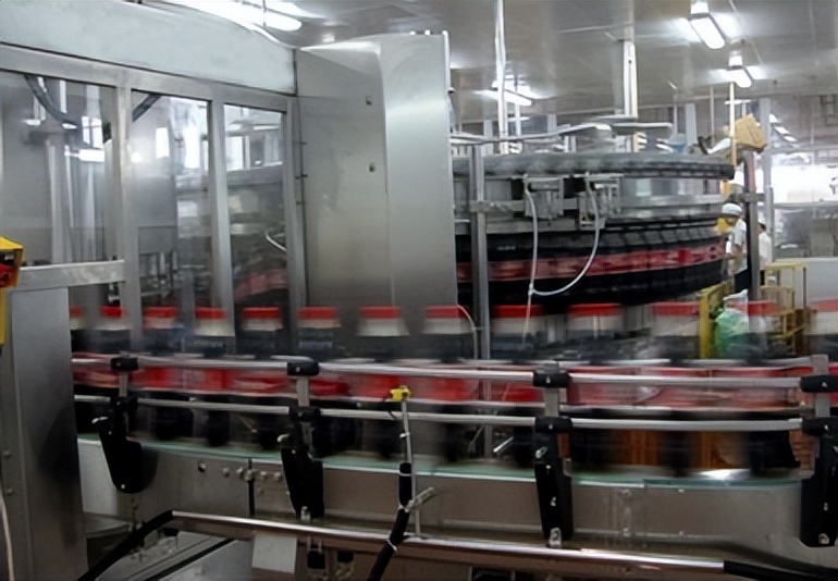 “洋可乐”卖2元还赚翻，国产汽水6块还亏本，到底谁在割韭菜？