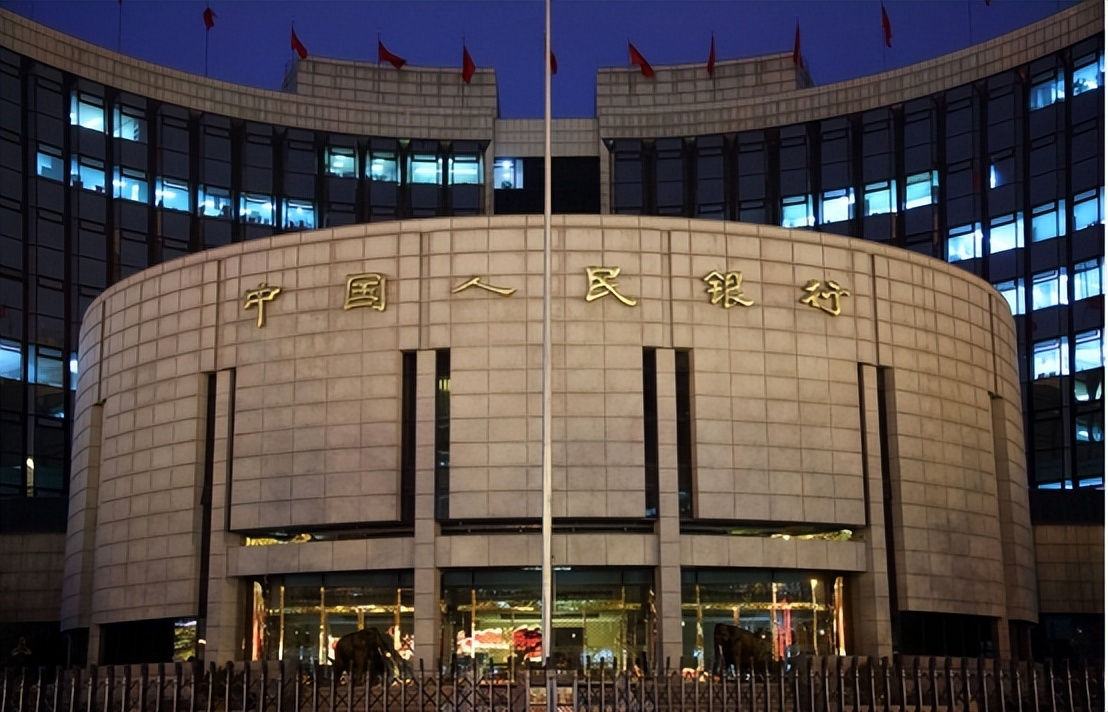 中国出售1700亿美债，转手又买进1218亿美元债券，此番意欲何为？