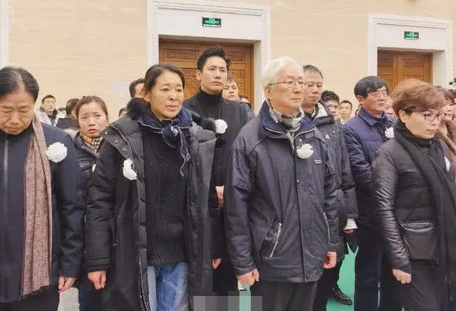 76岁的赵忠祥和倪萍的关系,赵忠祥把10亿遗产给了倪萍了吗