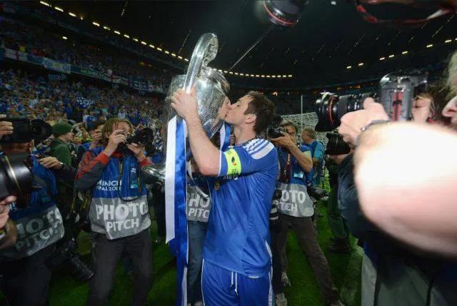 那盏照耀斯坦福桥十余年长明的神灯