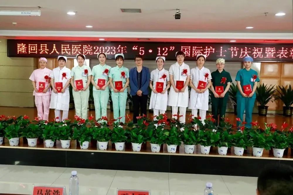 发展护士队伍改善护理服务的感悟,发展护士队伍改善护理服务1500字