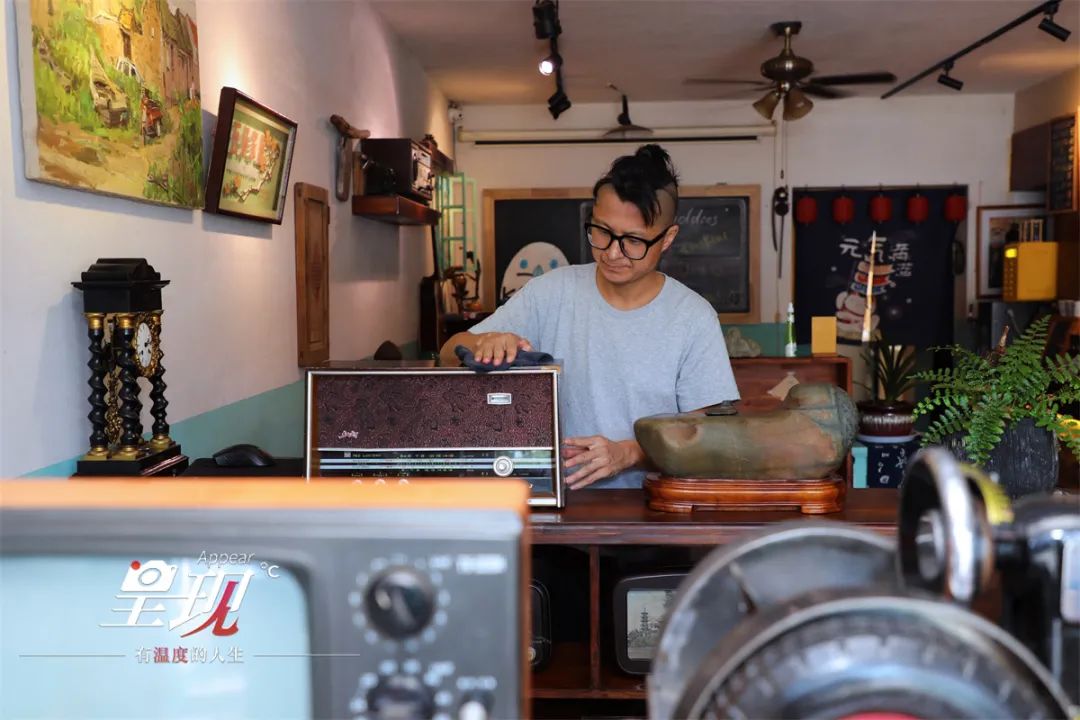 “宝藏青年”从北京到威海，在海边开复古咖啡馆，择一城等一人