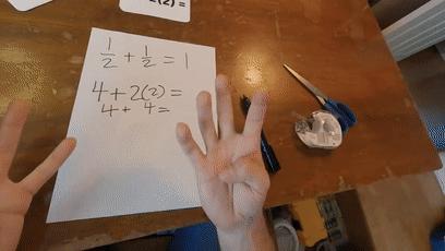 4+4怎么样才能等于四,4+4是不是等于八