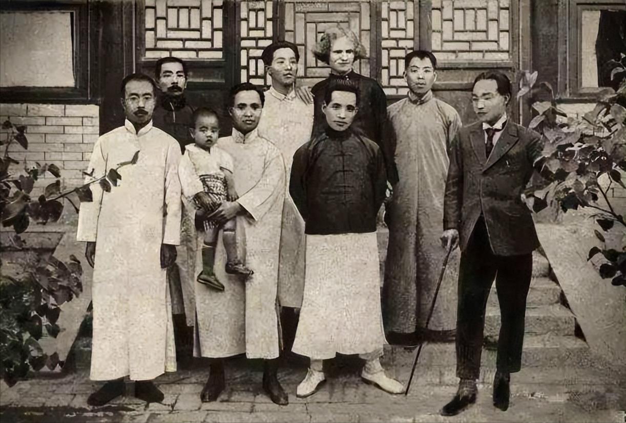 弃医从文鲁迅先生给我们的启示,弃医从文体现了鲁迅什么精神