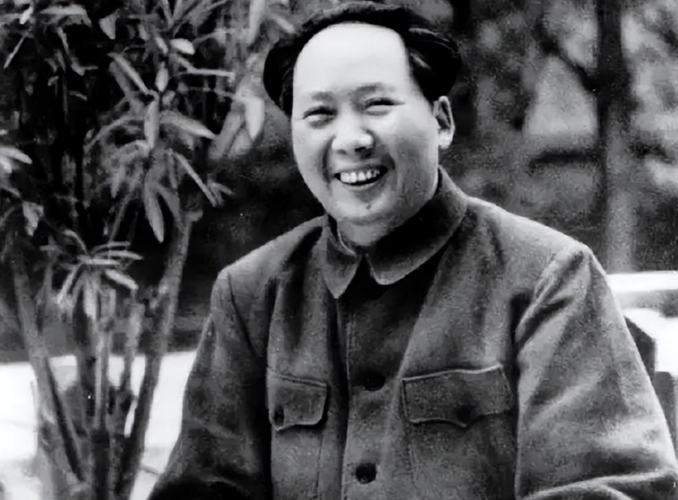 毛主席游孔林，突听“砰”一声响，他问孔子后人：这里常打枪吗？