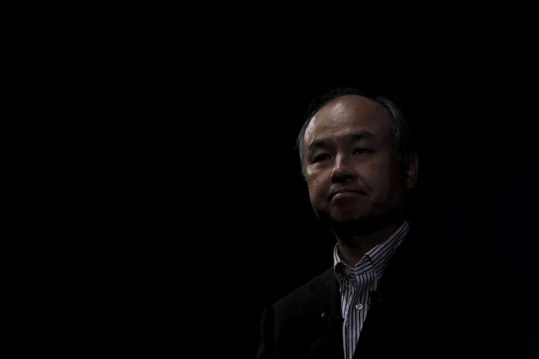 马云背后的大金主，亏到自闭