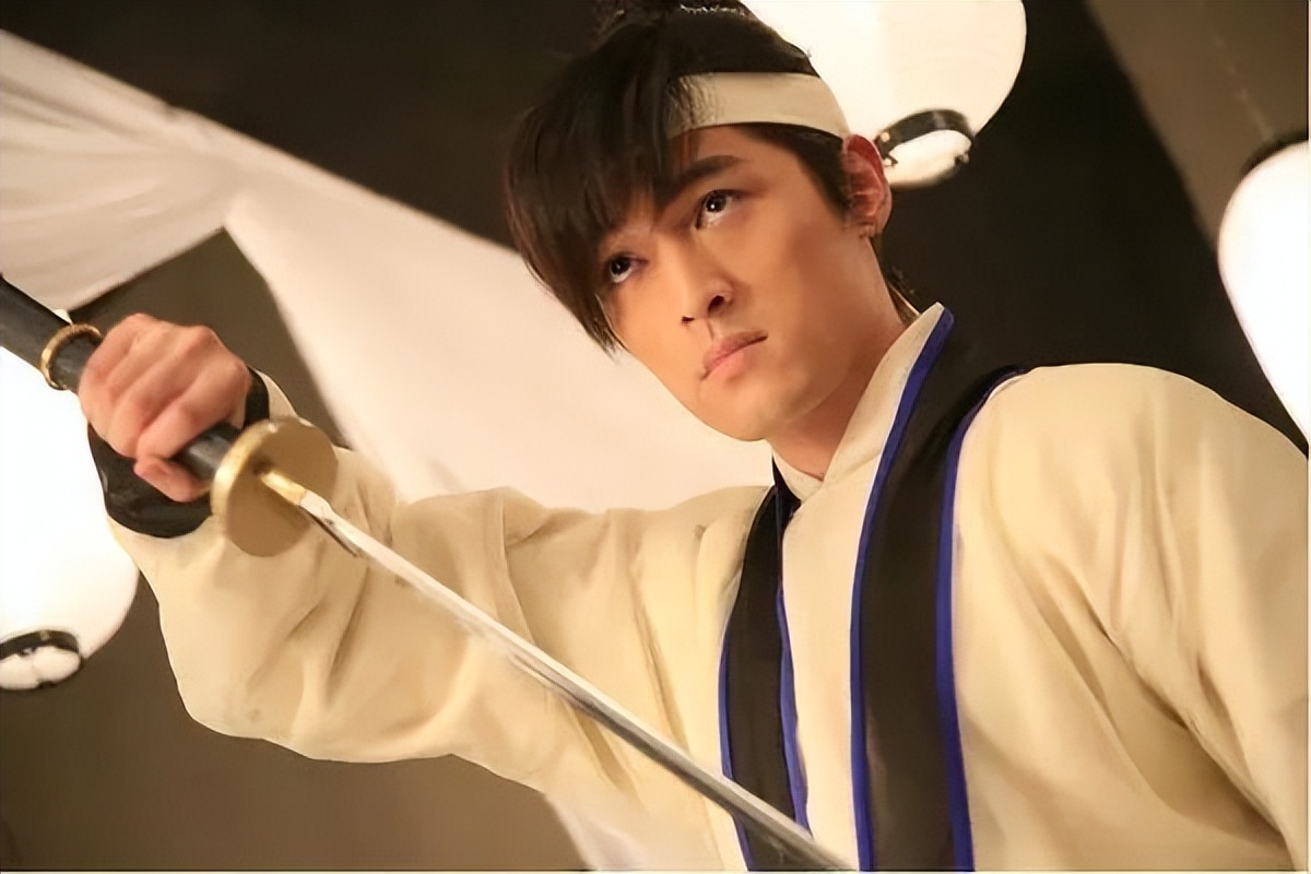 胡歌消失三个月后发的一条微博,40岁的胡歌能有多迷人