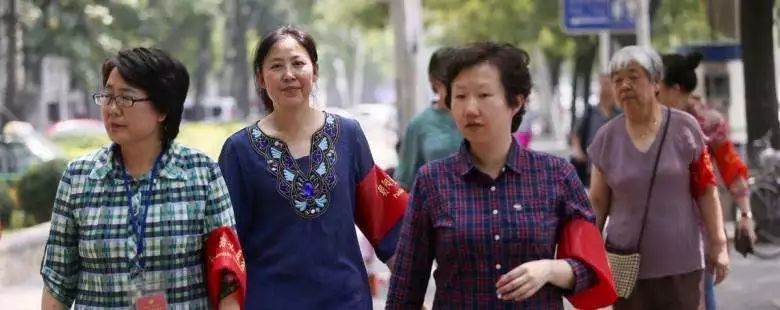 红色收藏军标,红色收藏纪念徽章图片