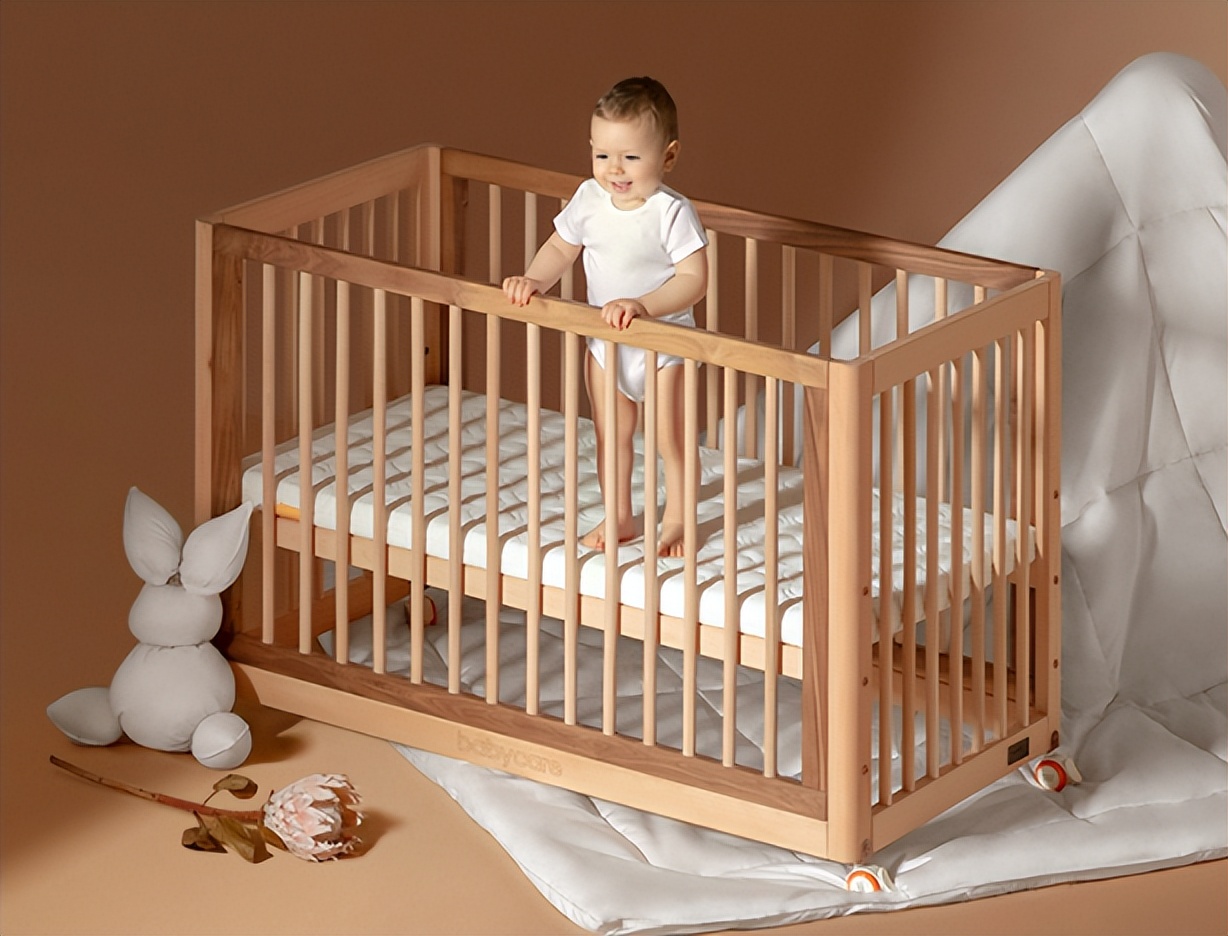 婴儿折叠床和木质床,婴儿床可折叠的好还是实木的好