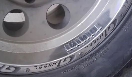 导致方向盘轻微抖动的原因,方向盘有细微抖动是不是正常的