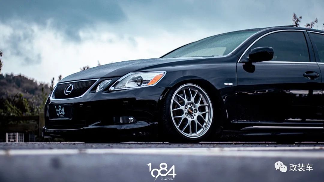 雷克萨斯gs300亮黑改装案例,本田思域适合刚毕业开吗