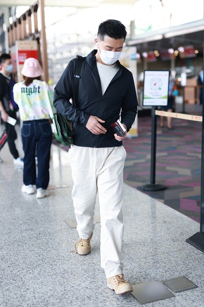 男生简约风高级感穿搭,夏季极简风穿搭男士