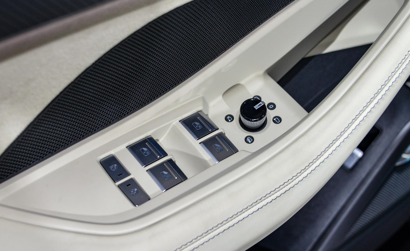 奥迪q6六缸有几个配置,2024款奥迪q6配置解读