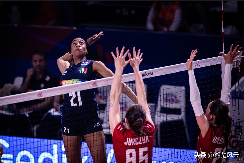 爆大冷!波兰女排3-1战胜卫冕冠军,获两连胜,2米03接应狂轰24分