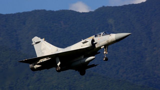 阿联酋空军转售幻影2000,法国采购阿联酋幻影2000