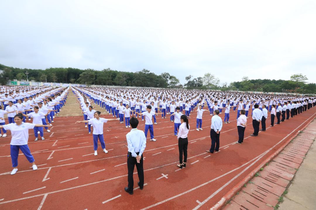 海南儋州八一中学成人礼,儋州市八一高中