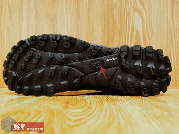 空降到“大秦”上空的萨瓦迪卡