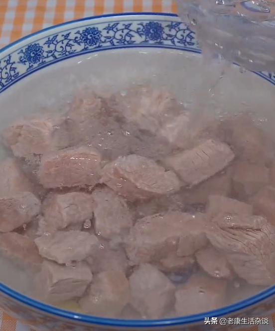 萝卜炖牛肉怎么做才软烂,萝卜炖牛肉软烂无比的秘诀