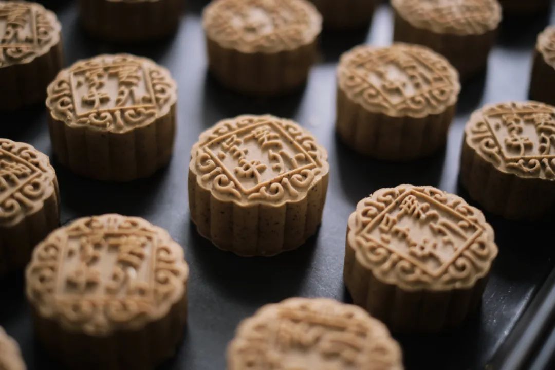 上海高校月饼新鲜出炉,上海哪个大学月饼最好吃