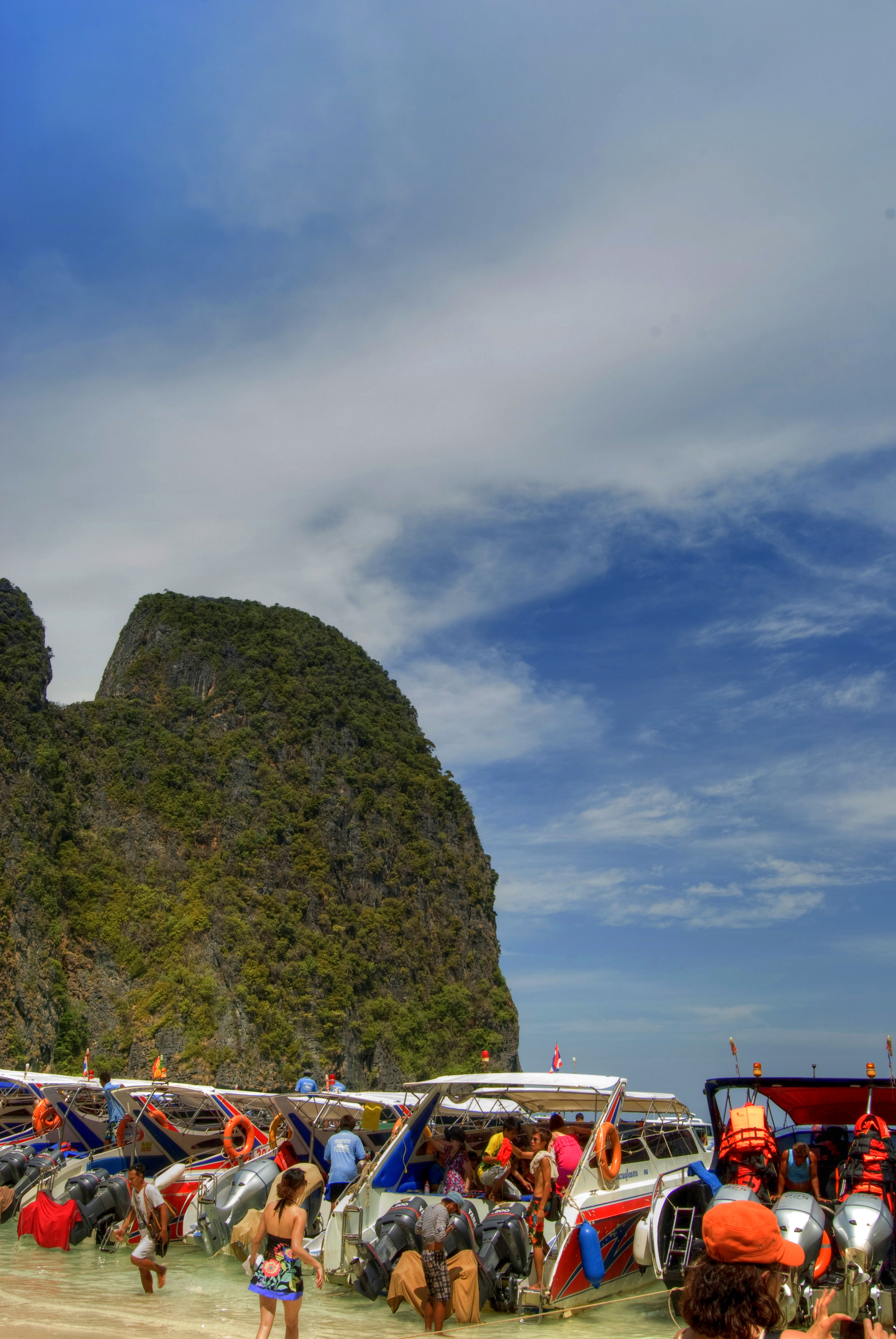 泰国三亚旅游对比,三亚和泰国旅游选择哪里