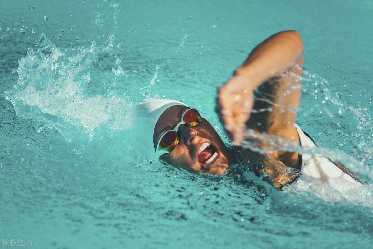 中耳炎游泳怎么防止耳朵进水,游泳时耳朵进水出不来怎么处理