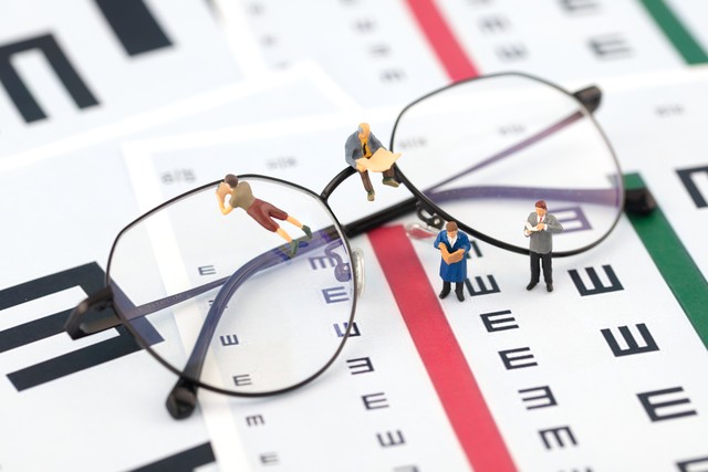 网上100元配的近视眼镜,超高近视网上配眼镜