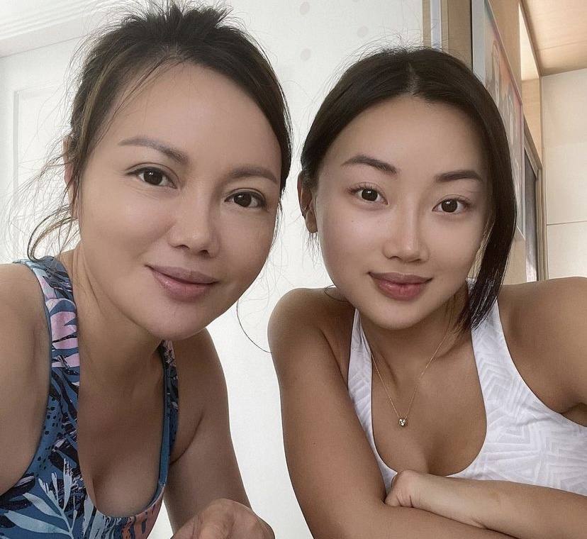 突发！大热港姐割完巨型肿瘤后肚子上留下一道长疤，不介意穿泳装