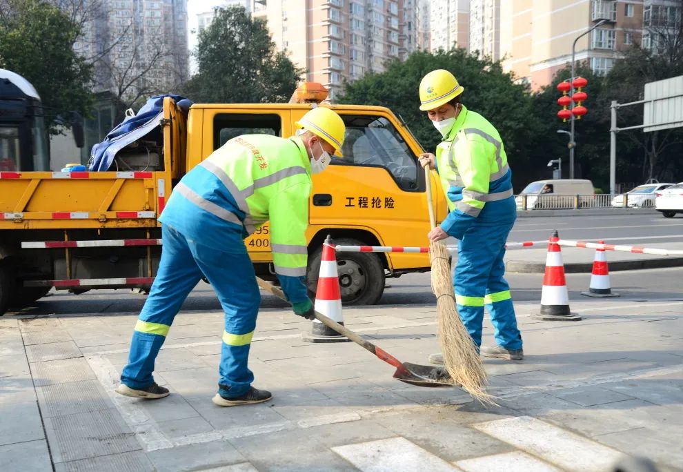 春节我在岗交警坚守岗位不打烊,春节我在岗守护平安不打烊图片