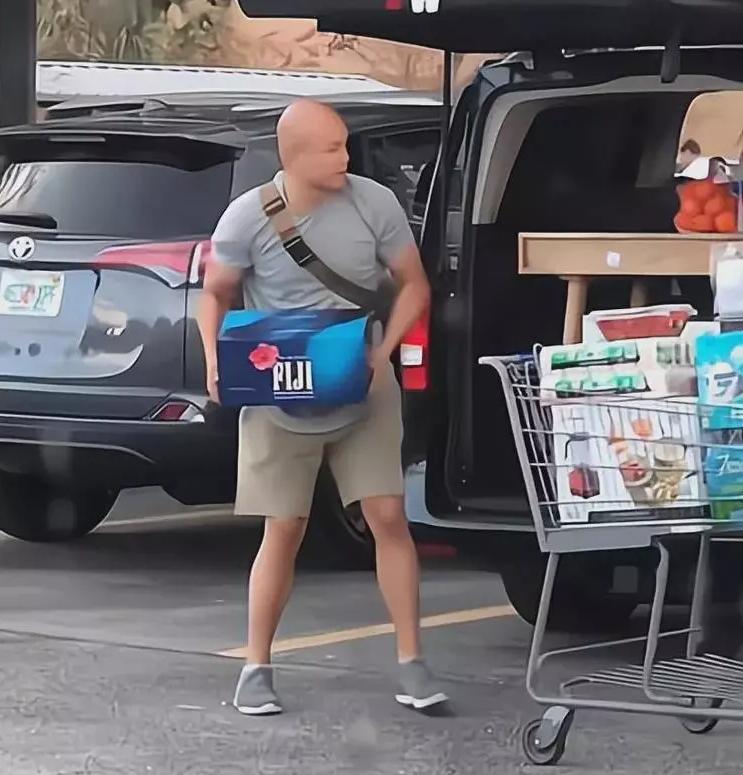 涔愬槈鍦ㄧ編鍥界殑鍒,涔愬槈浣忓埆澧呭紑璞溅