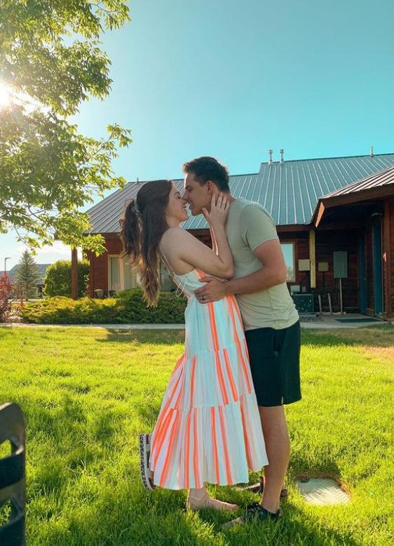 盲女恢复视力发现凶手在身边,盲女一觉醒来突然恢复视力