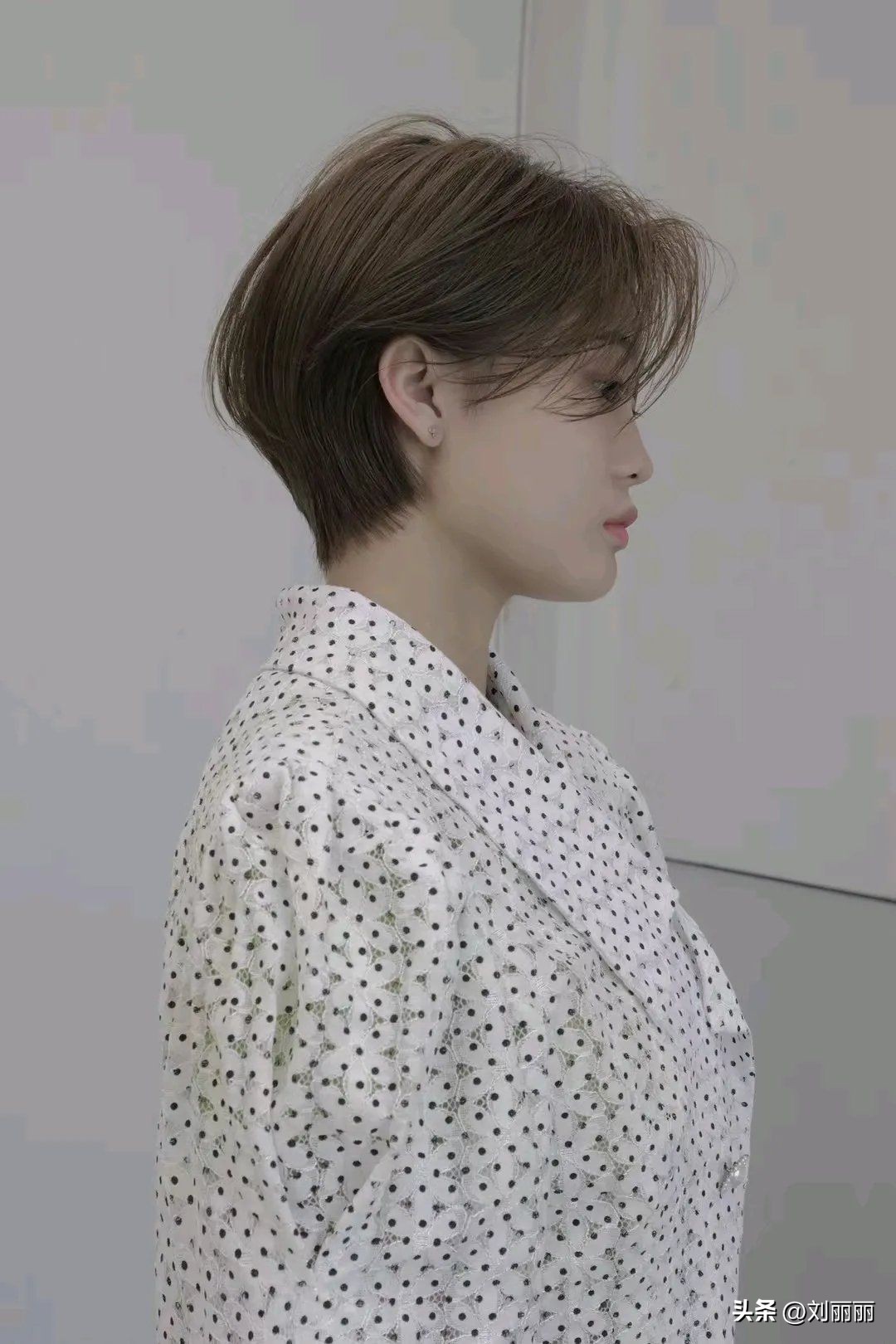 女发这样剪洋气还时尚千万别错过,女发中长发尾怎么剪柔和