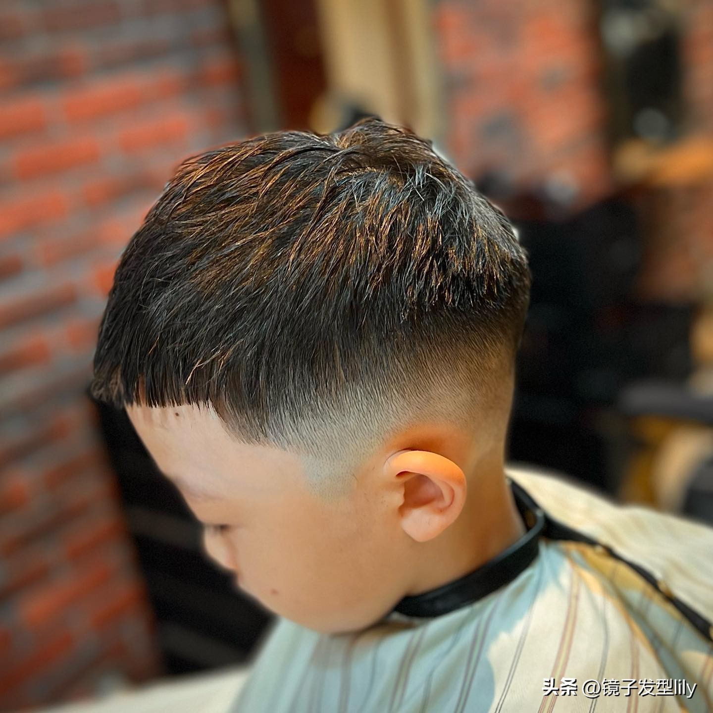 最酷的小男孩发型实图长发,简单好看的小男孩发型设计图