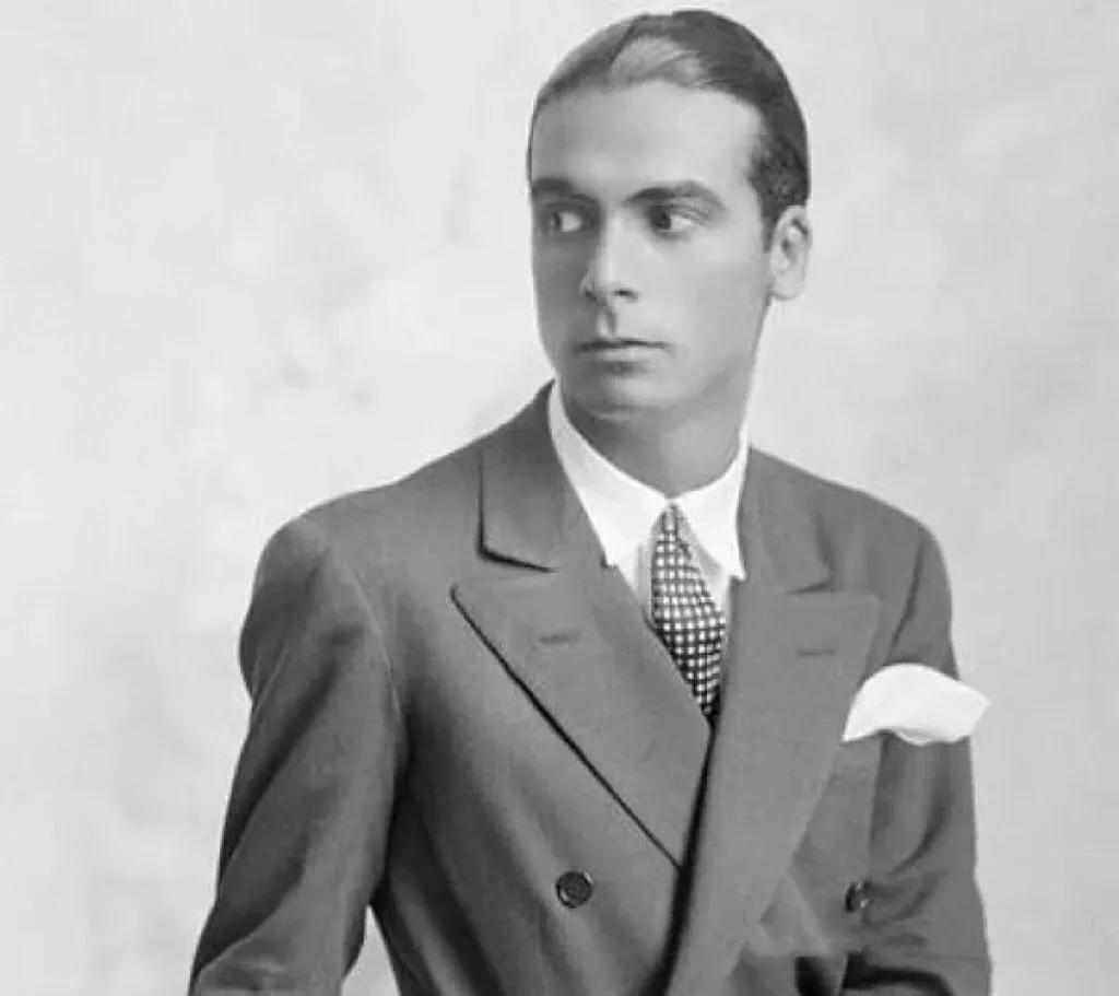 巴黎世家24年新款高定,巴黎世家潮牌品牌大全