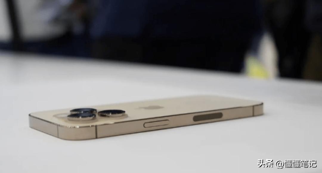 让库克头疼的三款iphone,库克2020iphone大突破