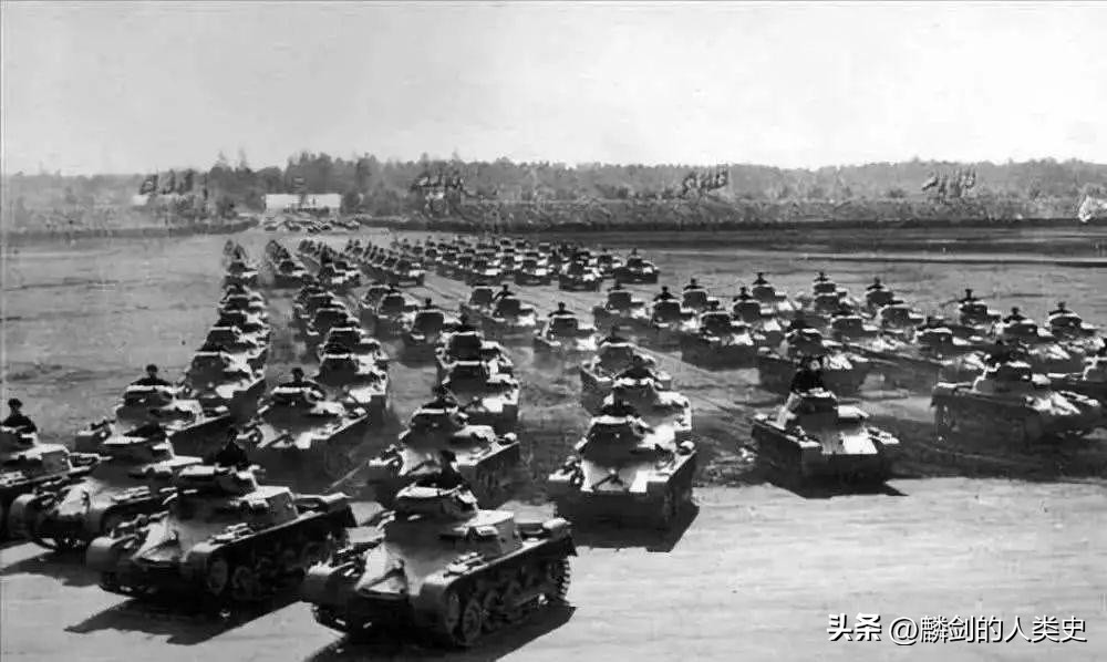 法西斯德国闪击波兰用了多长时间,世界军事战争史全文