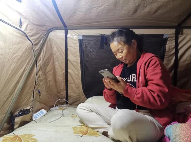 自驾游阿姨苏敏专访,苏敏阿姨自驾游走红