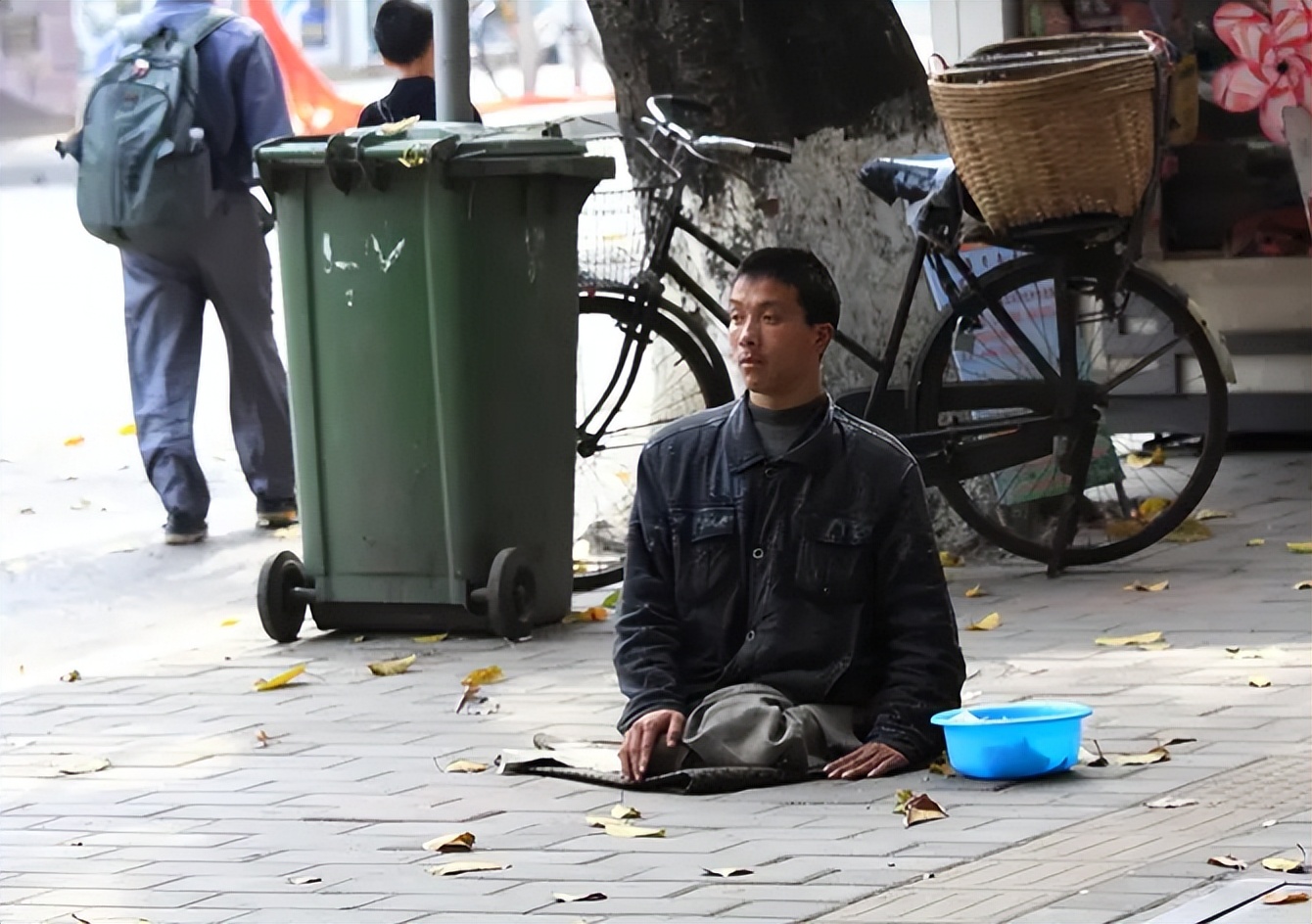 为什么以前满大街的乞丐消失了,为什么现在还有乞丐存在